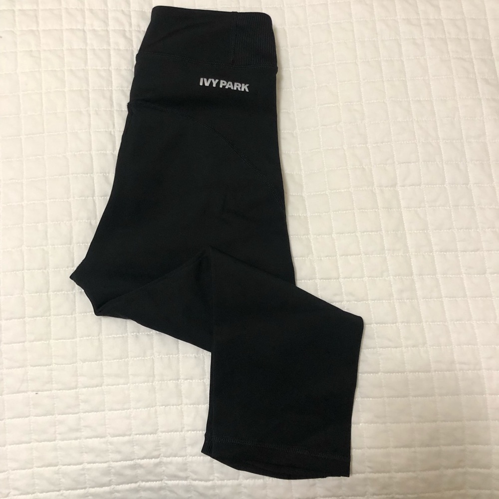 Ivy Park Below the Knee Crops in Black XS